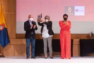 Homenaje del Cabildo a las caladoras grancanarias/TA.